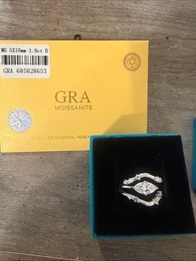 1.0ct Moissanite Sterling Silver Diamond Ring set